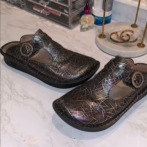 Alegria Clogs Size 9